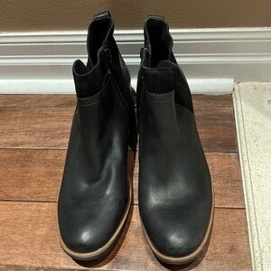 KORKS | Black Leather Heeled Booties NWOT